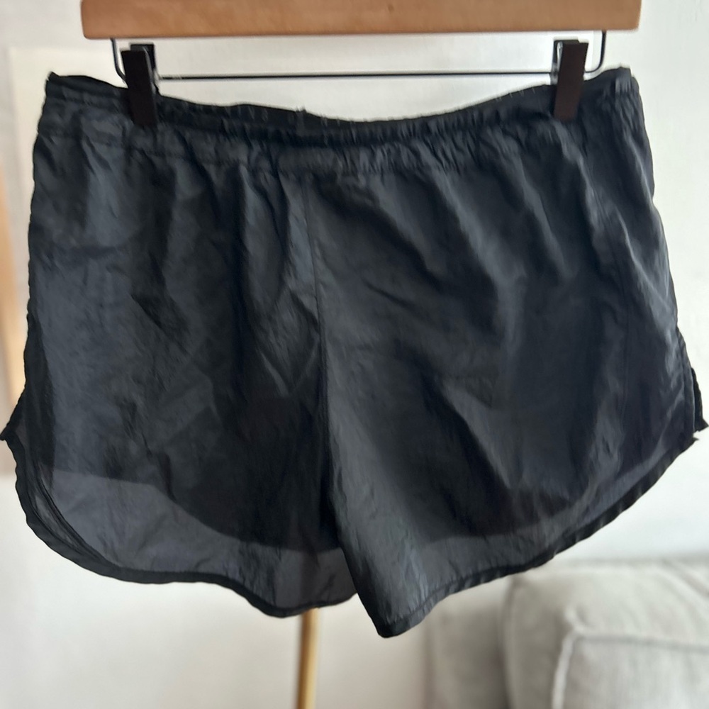 Nike Running Run Division tempo luxe 2in1 shorts in black Size L - Picture 10 of 10